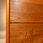 Load image into Gallery viewer, Austin Suite Chest of 4 Drawers come with 4 castors
