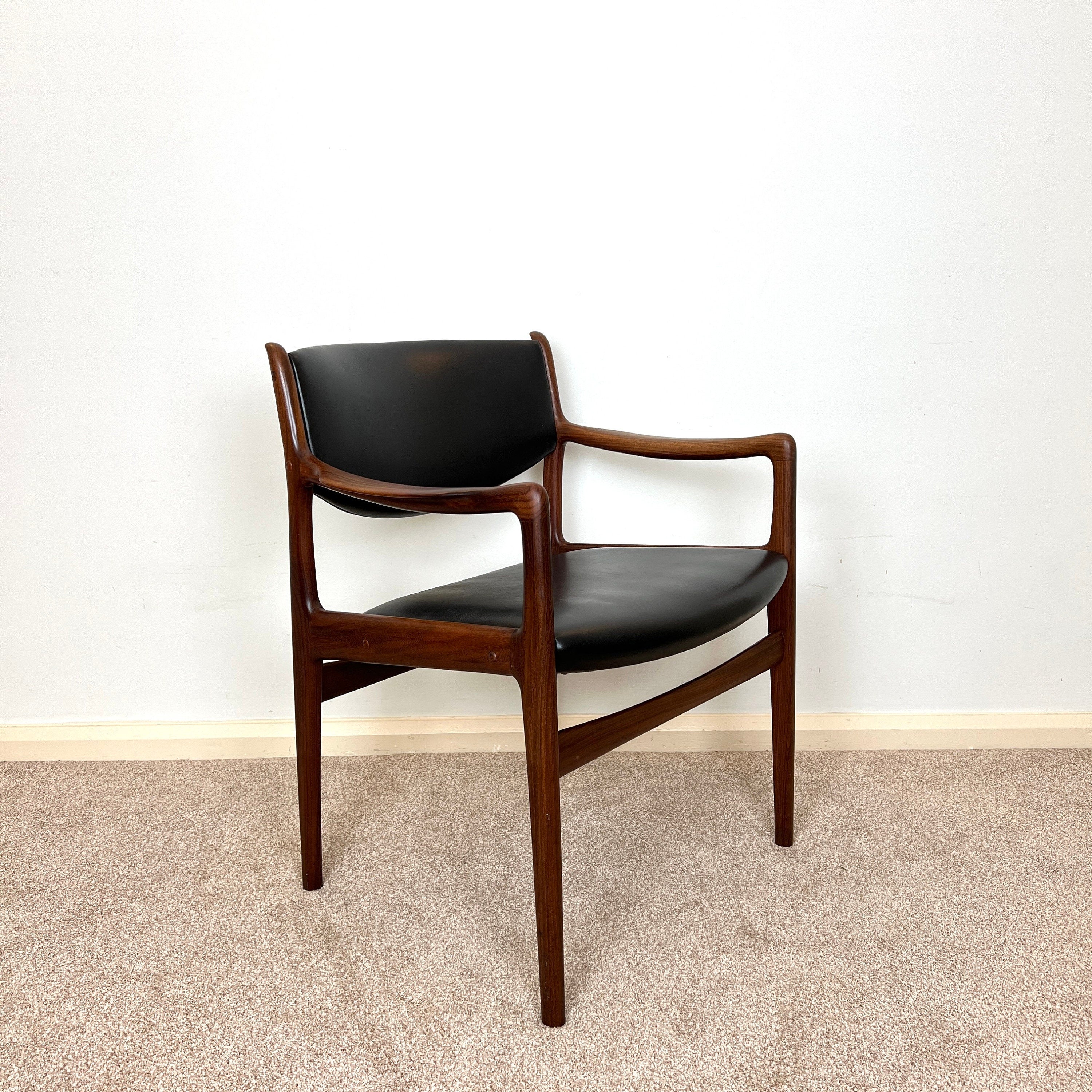 60s Mid Century Black Faux Leather Armchair, Accent chair