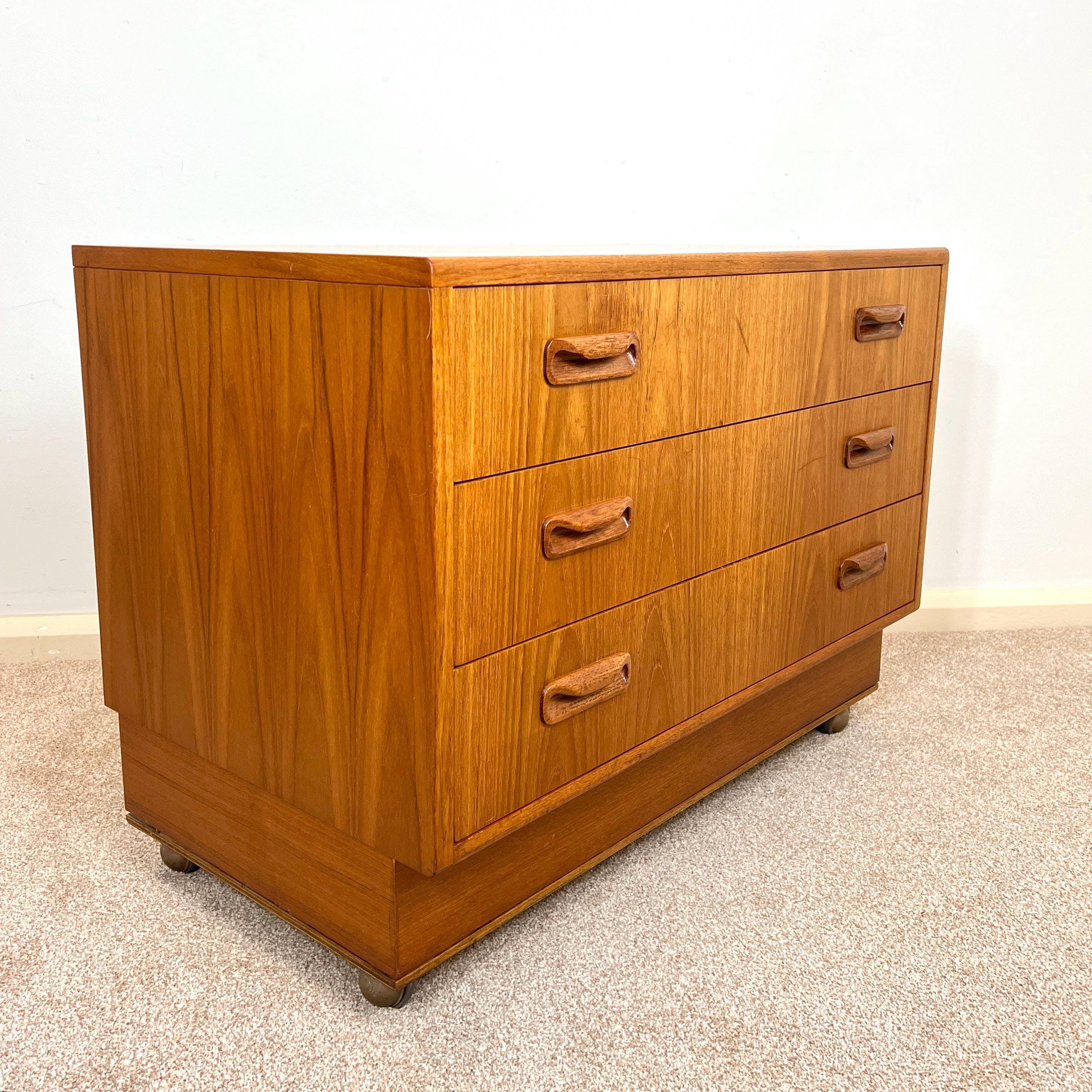 G Plan Oak Chest of Drawers, Mid Century 1960s