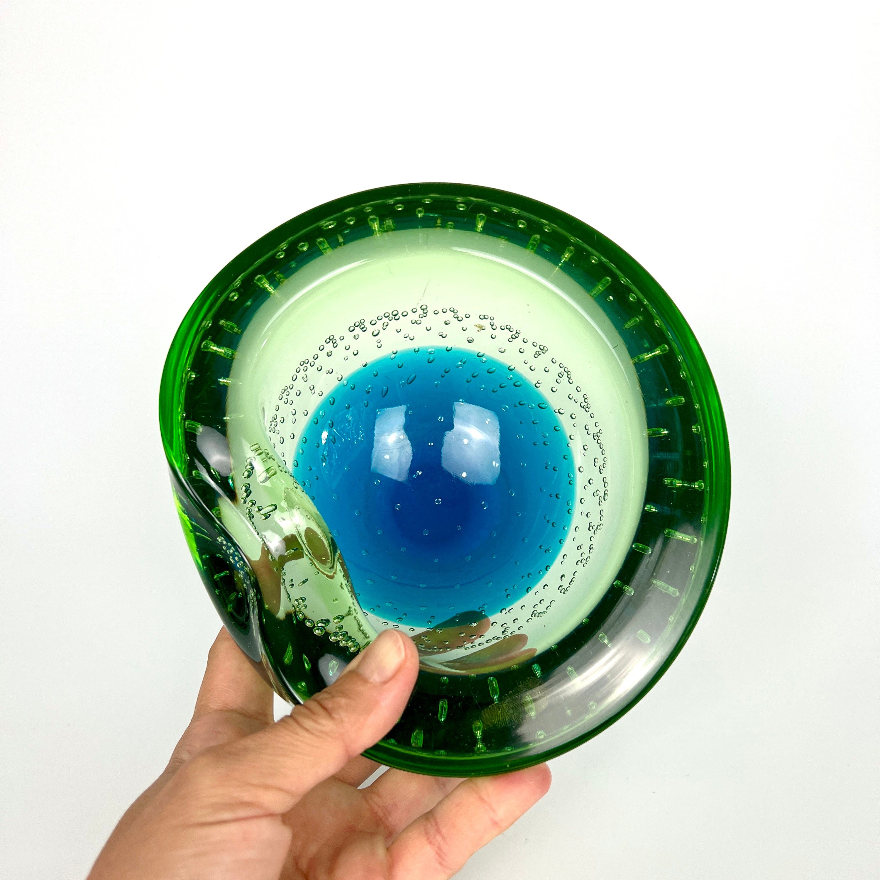 Vintage Italian Galliano Ferro Bullicante Green and Blue Murano Glass Dish Bowl